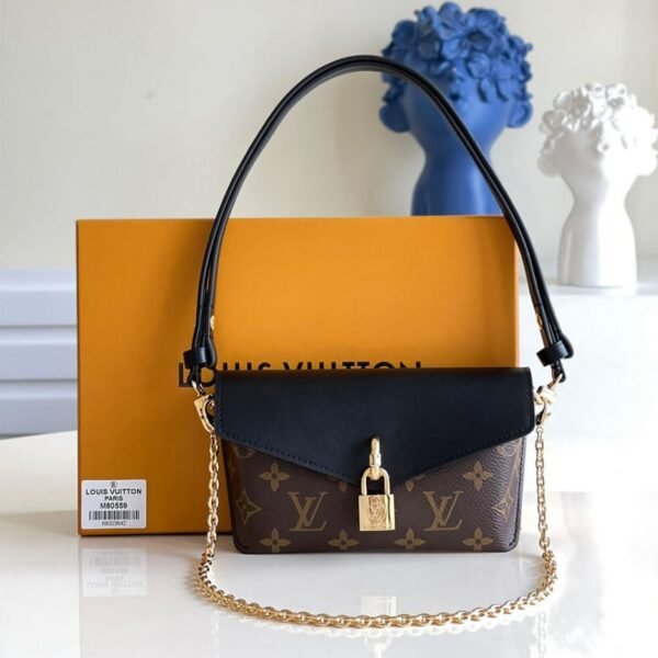 PADLOCK ON STRAP - Image 2
