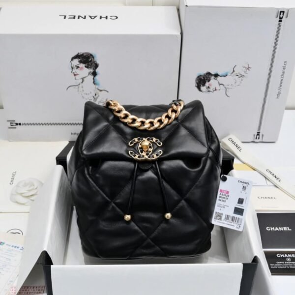 CHANEL 19 BACKPACK - Image 2