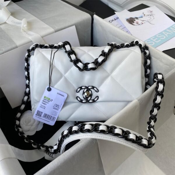 CHANEL 19 HANDBAG - Image 2