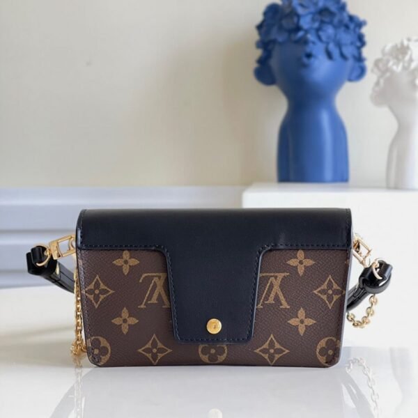 PADLOCK ON STRAP - Image 3