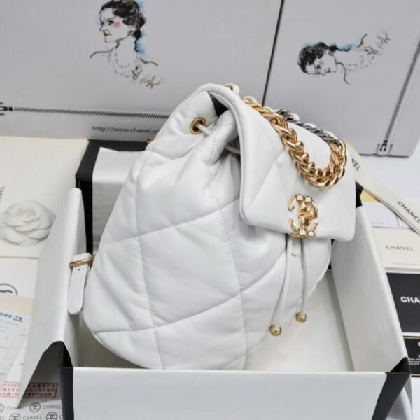 CHANEL 19 BACKPACK - Image 3