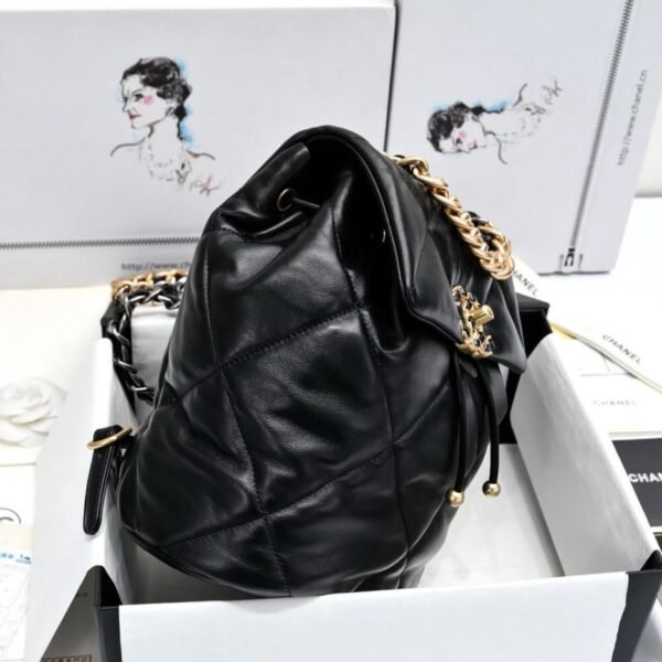 CHANEL 19 BACKPACK - Image 3