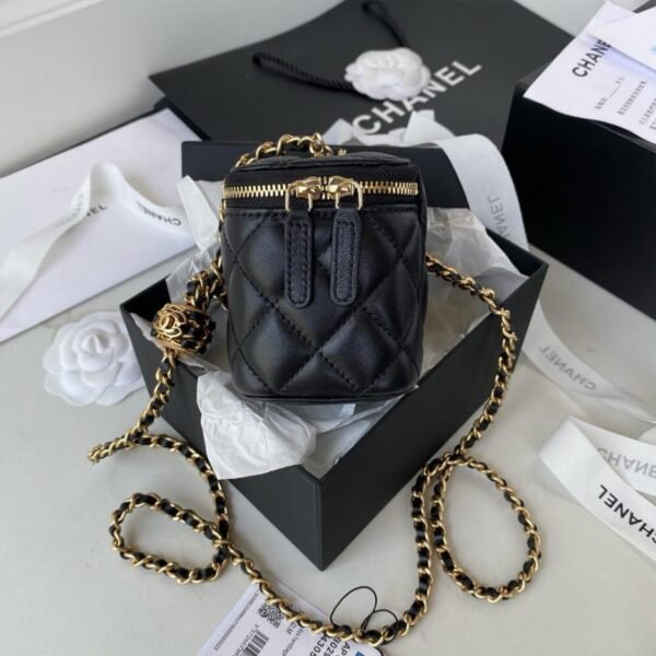 Chanel SMALL VANITY WITH CHAIN - Image 3