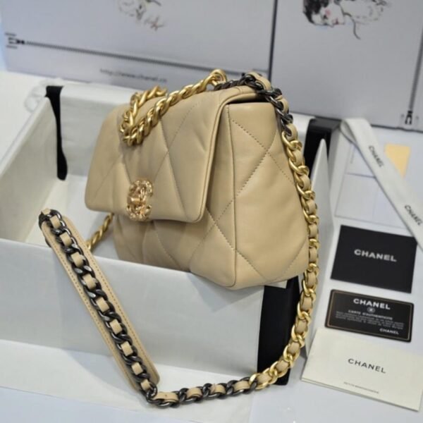 CHANEL 19 HANDBAG - Image 3