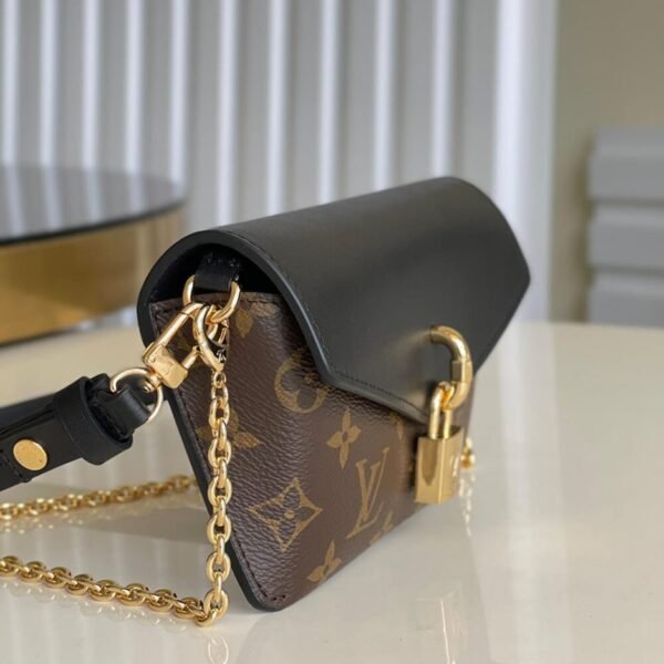 PADLOCK ON STRAP - Image 4