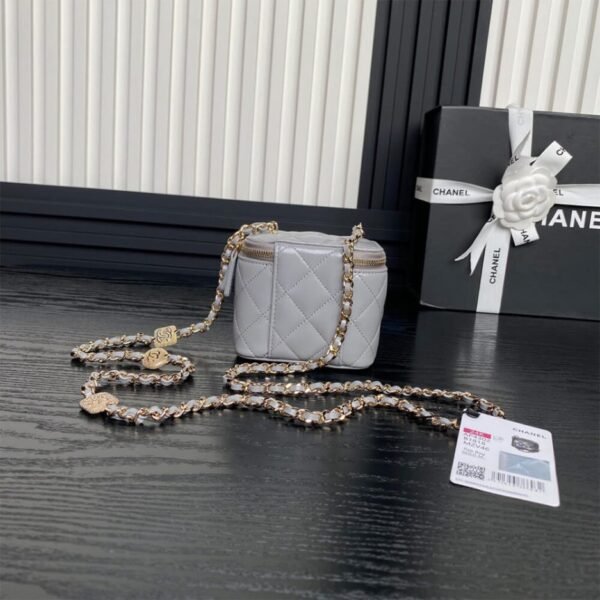 CHANEL Small Vanity with Chain(HIGH-END GRADE) - Image 4