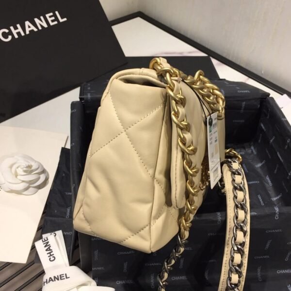 CHANEL 19 Small Flap Bag - Image 4