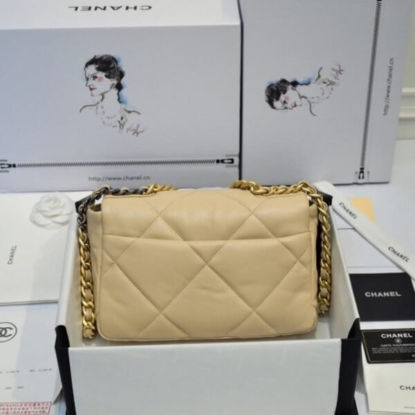 CHANEL 19 HANDBAG - Image 4