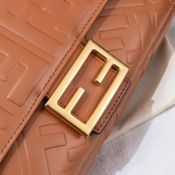 Fendi Baguette - Image 5