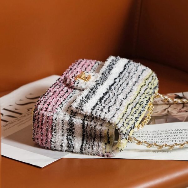 CHANEL SMALL FLAP BAG - Image 5