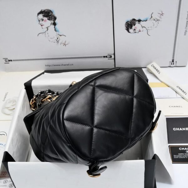 CHANEL 19 BACKPACK - Image 5
