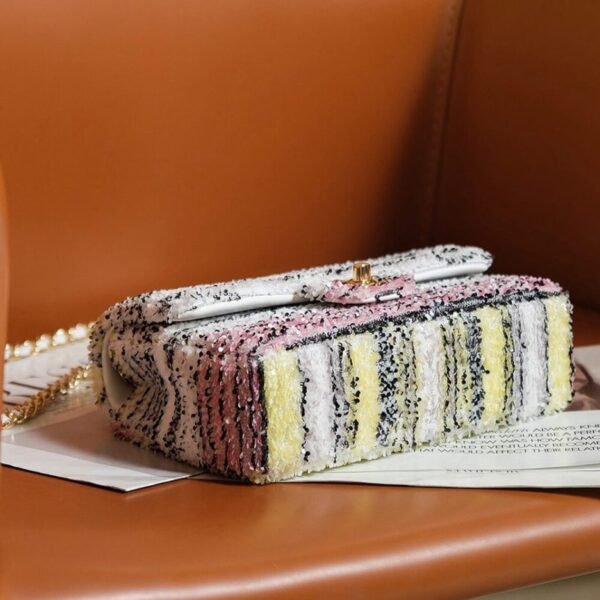 CHANEL SMALL FLAP BAG - Image 6