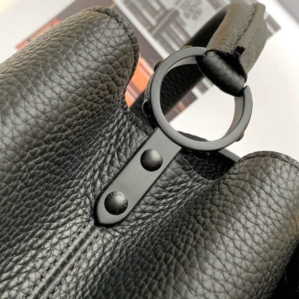 Louis Vuitton CAPUCINES MM - Image 6