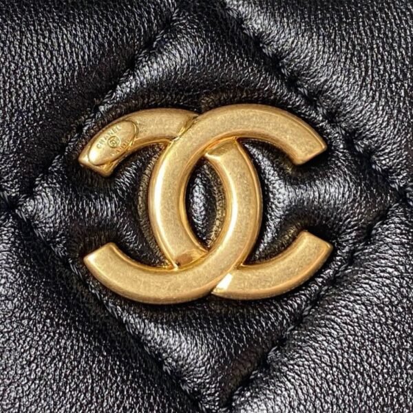 CHANEL HOBO HANDBAG - Image 6