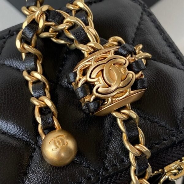 Chanel SMALL VANITY WITH CHAIN - Image 6