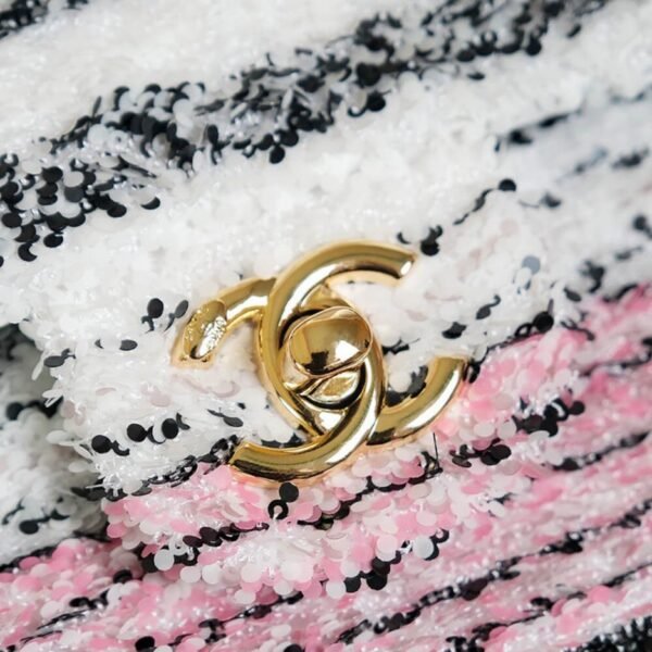 CHANEL SMALL FLAP BAG - Image 7