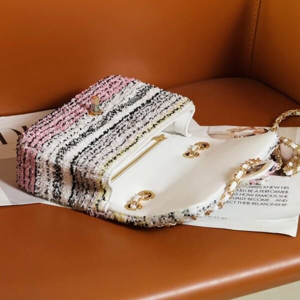 CHANEL SMALL FLAP BAG - Image 8