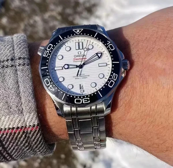 DIVER 300M CO?AXIAL MASTER CHRONOMETER 42 MM-210.30.42.20.04.001 - Image 5